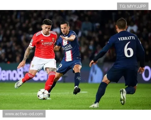 恩佐与贝林厄姆对比分析：新生代中场球员的建队价值与技术特点差异