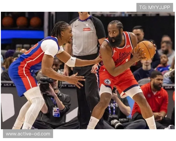 克里斯·保罗高效挡拆组织提升球队关键时刻进攻节奏